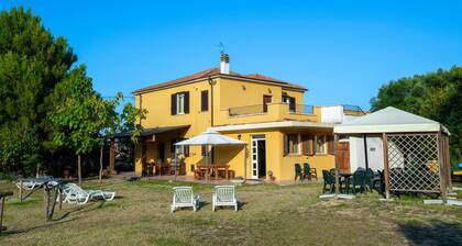 5 bedroom lovely home in Roseto degli Abruzzi