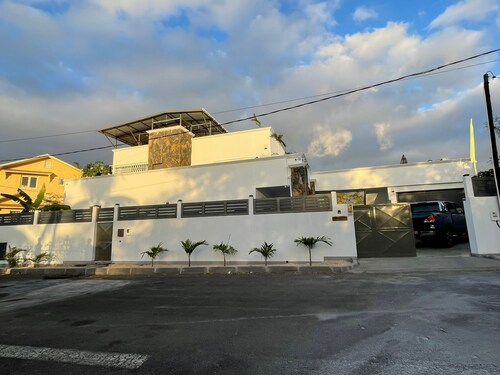 Spacious Private Villa With Roof top bar