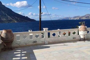 Terrace/patio - Villa - Sleeps 7 - Hot Tub - Pets - Sea View (Kalymnos)