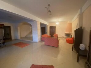 Fireplace - Villa - Sleeps 7 - Hot Tub - Pets - Sea View (Kalymnos)