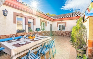 Outdoor dining - Stunning air conditioned House (Cijuela)