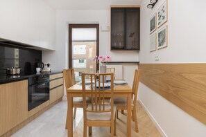 Departamento, 1 habitación, cocina | Cocina privada | Lavavajillas, cafetera y tetera y tetera eléctrica