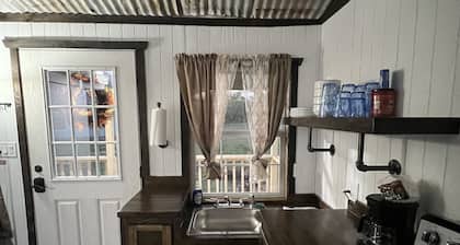 Mini home by Kataluma Nightly Rentals