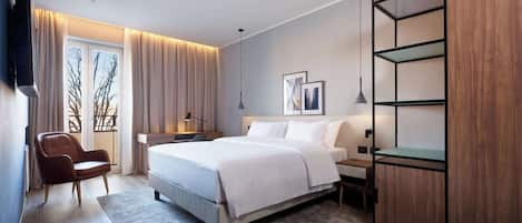 Suite, Non Smoking | Premium bedding, down comforters, minibar, in-room safe