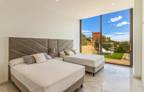 4 bedrooms, free WiFi, bed sheets - Beautiful home in Orihuela Costa (Orihuela Costa)