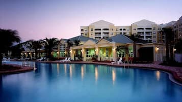 Piscina externa, piscina aquecida