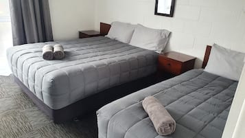 Individually furnished, iron/ironing board, free WiFi, bed sheets