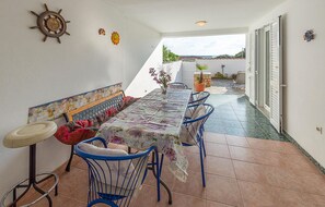Outdoor dining - Amazing apartment in Barbariga with WiFi (Barbariga)