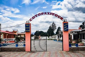 Front of property - Hostería Cotopaxi Tour (Tanicuchi)