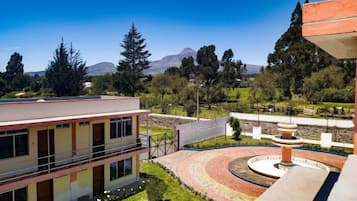 Kamar Twin Comfort, 2 Tempat Tidur Twin, pemandangan kebun | Teras/patio