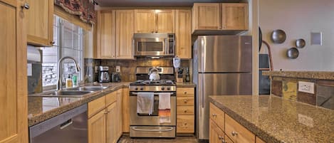 Fridge, microwave, stovetop, dishwasher