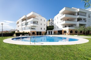 Unclassified image, 2 of 22, button