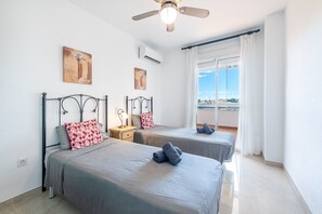 Unclassified image, 4 of 22, button