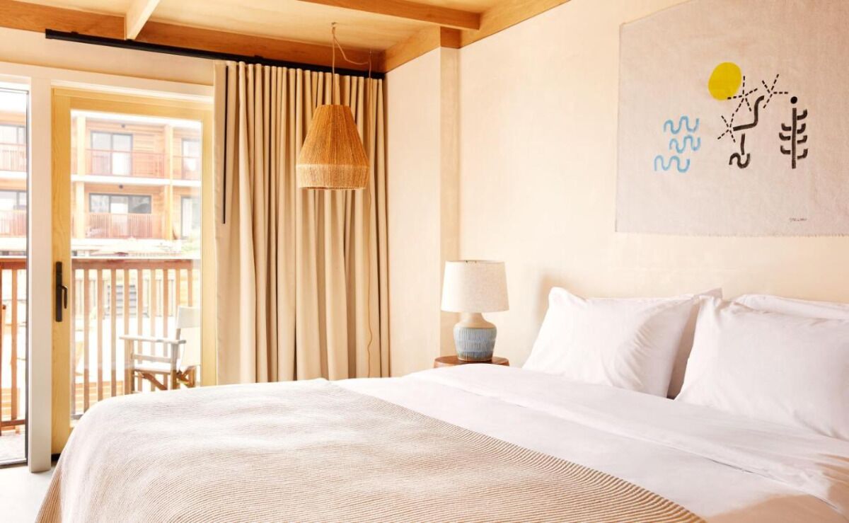 Relax and Recharge! Free Parking & Breakfast, Near Shadmoor State Park