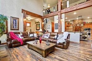 Smart TV, caminetto, videogiochi, lettore DVD