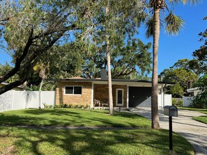 Exterior - FABULOUS chic Indian Beach / Sapphire Shores house!  (Sarasota)