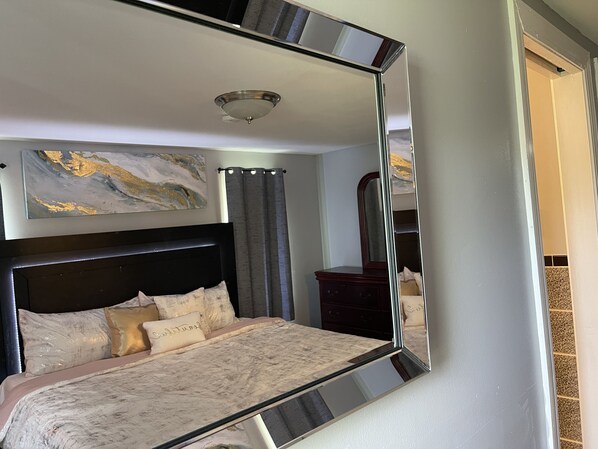 2 bedrooms, travel cot, WiFi