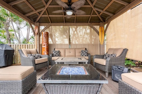 Terrace/patio. Kona-Amazing sunset, Ocean/POOL/AC/Great loc