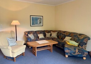 TV, table tennis, stereo