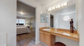 5 chambres, lit parapluie, Wi-Fi gratuit, draps fournis