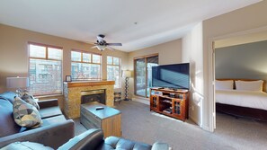 Flachbildfernseher, Kamin