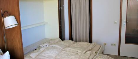 2 habitaciones, tabla de planchar con plancha y wifi