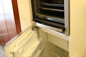 Unclassified image, 4 of 13, button