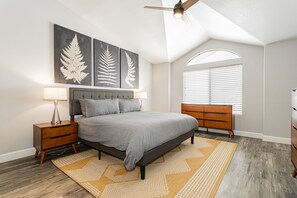 2 Schlafzimmer, Schreibtisch, Bügeleisen/Bügelbrett, kostenloses WLAN