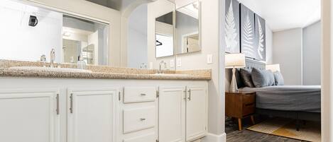 2 chambres, bureau, fer et planche à repasser, Wi-Fi gratuit