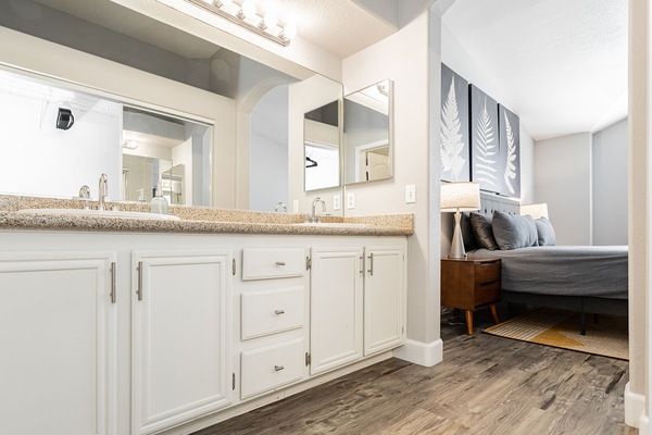 2 dormitorios, escritorio, tabla de planchar con plancha y wifi gratis