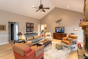 TV, fireplace, offices
