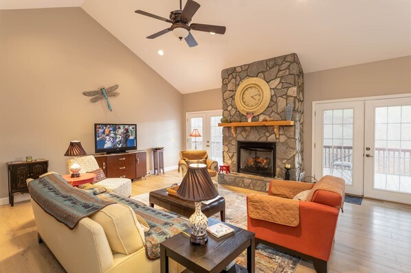 TV, fireplace, offices