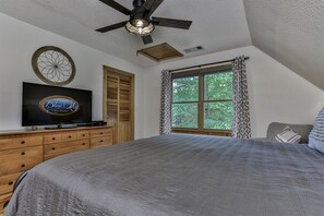 6 bedrooms, iron/ironing board, free WiFi, bed sheets