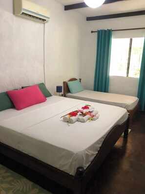 1 habitación, tabla de planchar con plancha, wifi gratis y ropa de cama 