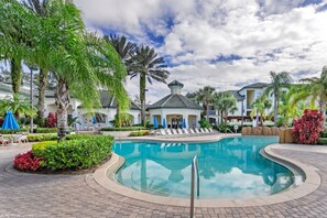 Piscine extérieure, piscine chauffée