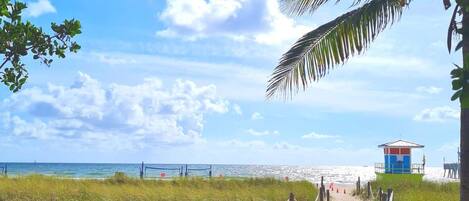 海灘、躺椅、沙灘巾