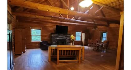 Sleeps 11 - Bar Room - Game Room - Handicap Accessible