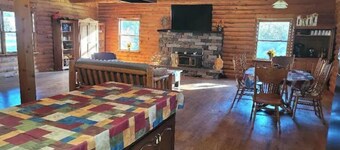 FriendsGiving Getaway : Sleeps 11 - Bar Room - Game Room - Handicap Accessible 