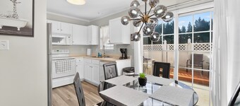 Executive & Luxury 2bedroom Townhome