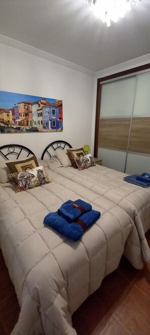 2 bedrooms, iron/ironing board, WiFi, bed sheets