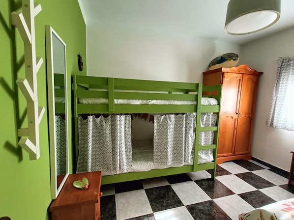 3 Schlafzimmer, Bügeleisen/Bügelbrett, WLAN, Bettwäsche