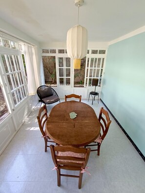Dining - Chalet 'El Girasol' near de beach (Chiclana)