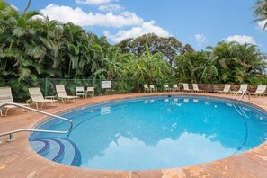 Outdoor pool, a heated pool - SUMMER SALE! Modern Luxury Condo Near Beach - Kaanapali Plantation 11 (Lahaina)