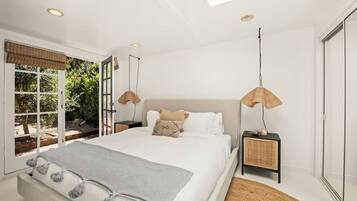 1 bedroom, desk, iron/ironing board, travel cot