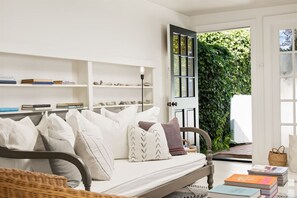 Interior - Montecito Miramar Beach Cottage (Montecito)