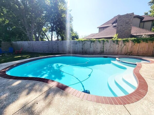 A heated pool - Pool & hot SPA, 5 Bed 3.5 Bath sleep 16 people (McKinney)