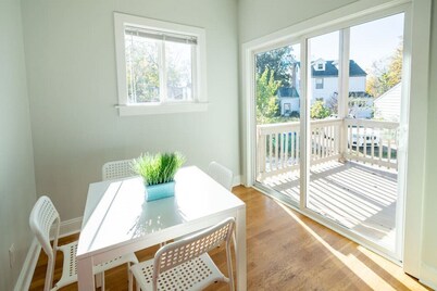 Globetrotter's Suite in Historic Richmond w/ Patio