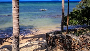 Private beach, sun-loungers, beach umbrellas, beach towels
