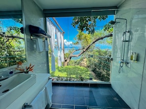 Standard Studio, 1 King Bed | Bathroom shower - The Dream Beach Resort (Taytay)