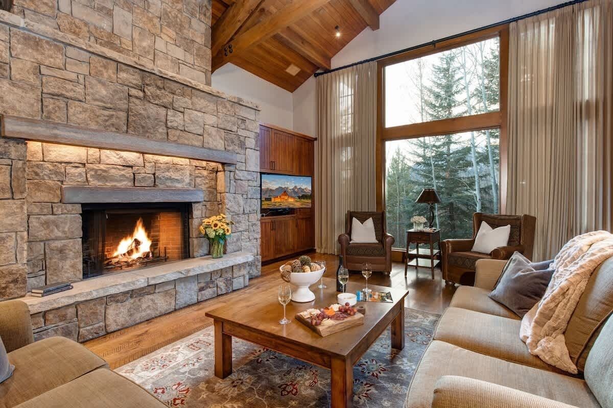 TV, fireplace, offices